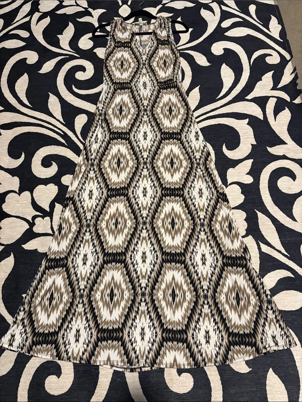 London Times Black White and Tan Geometric Maxi Dress - Picture 1 of 3